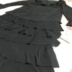 ♥インゲボルグ コサージュ付段々フリルセットアップ