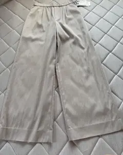 INDIVI インディヴィワイドパンツ新品タグ付き36サイズ