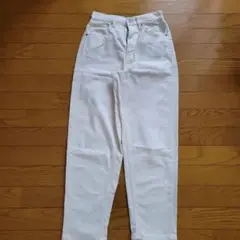 GU　ホワイトデニム ハイウエストパンツ