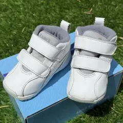 アシックス スクスク 13.0cm ホワイト 元箱あり　SUKUSUKU
