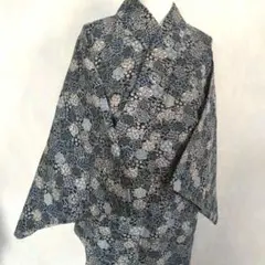 秋用リメイク用紺色と青色の花柄 小紋着物