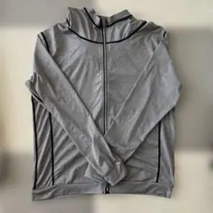 グレー フード付きパーカー