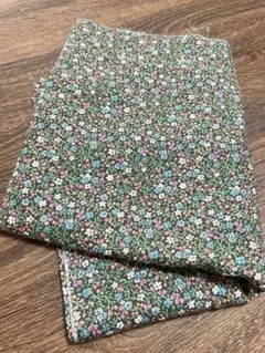 ①LIBERTY of LONDON 花柄プリント 86×53
