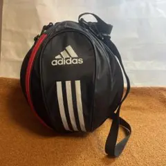 adidas バスケットボールバッグ 黒/赤 3本ストライプ