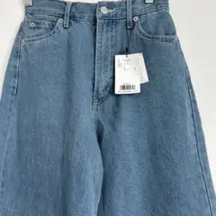 【新品タグ付き】moment+ ワイドストレートデニムパンツ サックスブルー M