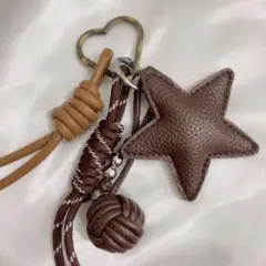 【新品未使用】ブラウン 星型レザーキーホルダー