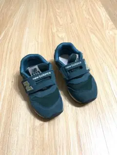 new balance ベビーシューズ 15.5cm グリーン