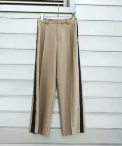 【美品】アダムエロペフェム　サイドシャーリングラインワイドパンツ　ベージュ