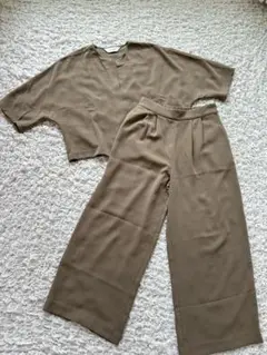 ジャーナルスタンダード セットアップ クロップドトップスとワイドレッグパンツ