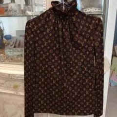 LOUISVUITTON モノグラム タートルネックトップ