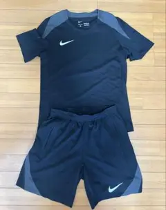 ナイキストライクトレーニングトップ＆パンツ
