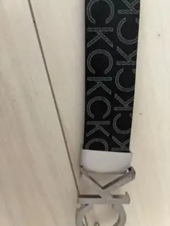 カルバンクライン　黒　レザーベルト　CK型押し模様