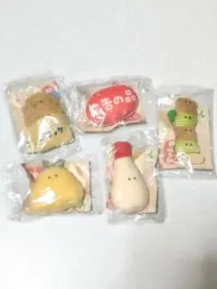 ＊ つぶらな瞳のお惣菜　ぬいぐるみバッジ　AM10:00　カプセルトイ　ガチャ