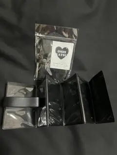 推し見せマルチポーチ ブラック　3COINS