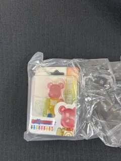 ベアブリック クリアマルチカラー　ガチャガチャ