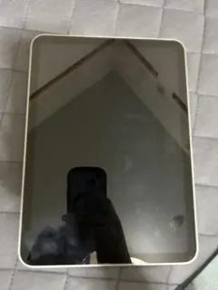 Apple iPad 第10世代　シルバー 64GB