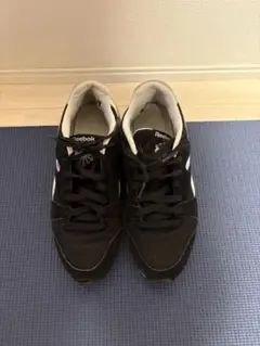 リーボック　スニーカー