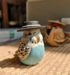 セキセイインコ フィギュア 帽子付き