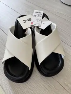 ✨タグ付き新品未使用✨ユニクロ プラットフォームサンダル✨