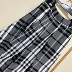 グレー系チェック柄ロングスカート