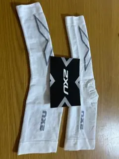 2XU コンプレッションアームスリーブ ホワイト