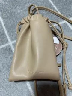 しまむら yumi スマホ入れ