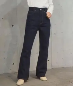 セミフレアデニムパンツ