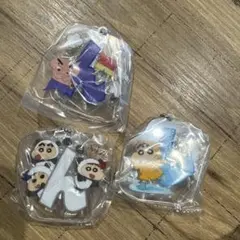 クレヨンしんちゃん アクリルロゴチャーム　3種セット　レ ん　ん　ガチャガチャ