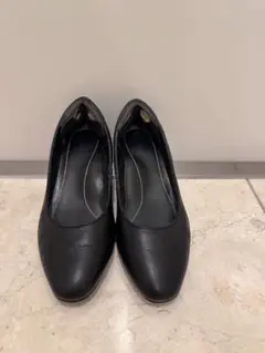 ブラック パンプス