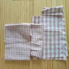 ピンクと白のチェック柄コットン生地右から20x30,10x60,30x20