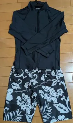 【美品】男の子水着セット　130 140 長袖ラッシュガード　ショートパンツ　黒