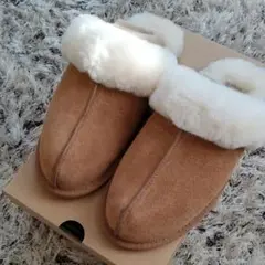 アグ UGG スカフェットⅡ プスキンサンダル チェスナット25.0cm