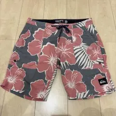 Quiksilver フラワープリント ショートパンツ 30 x 18