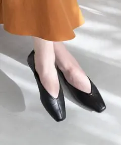 極やわ Vカット ゴールドアクセントパンプス 24cm