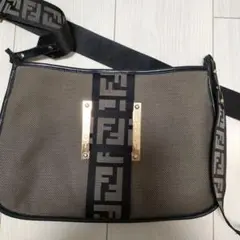 斜めかけバッグ