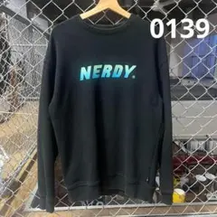 NERDY ブラック クルーネック トレーナー