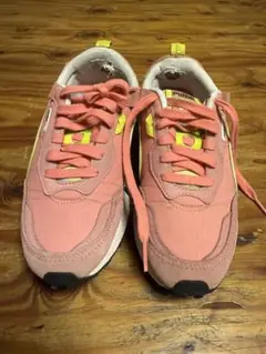 Puma スポンジボブ　コラボ　パトリッ22,5