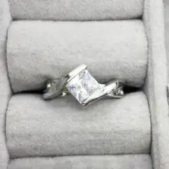指輪 豪華 スクエア 宝石 結婚 婚約 花嫁 誕生日 記念日 ギフト シルバー