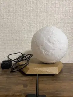 浮遊する月のライト