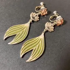 Item thumbnail for item 5c61dbd1-2397-4130-8eda-a2885d4a3931