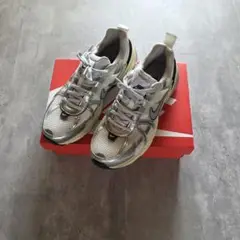 W NIKE V2K RUN