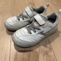 【お値下げ】サッカーシューズ　キッズ　フットサル