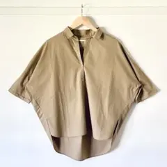 【美品】アーバンリサーチ 半袖 スキッパーシャツ ベージュ フリーサイズ 夏服