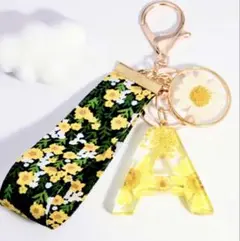 花柄リボン付き「A」型チャーム