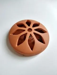 陶器製 蚊取り線香ホルダー（蚊やり器） 花模様 素焼き