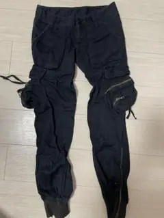 フェイクデリック　ブラックカーゴパンツ ジッパーポケット付き