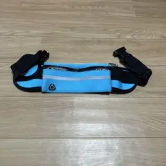 青と黒のウエストポーチ