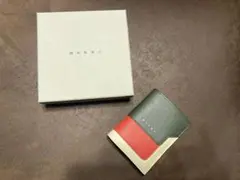 MARNI マルチカラー二つ折り財布