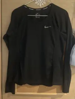 【美品!】ランニング用　Nike ドライフィットブラック 長袖 トップス