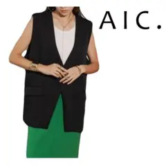美品　エーアイシー　AIC. バックスリットジレベスト　黒　ジレ　ベスト
